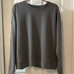 Women’s Lightweight UA shirt